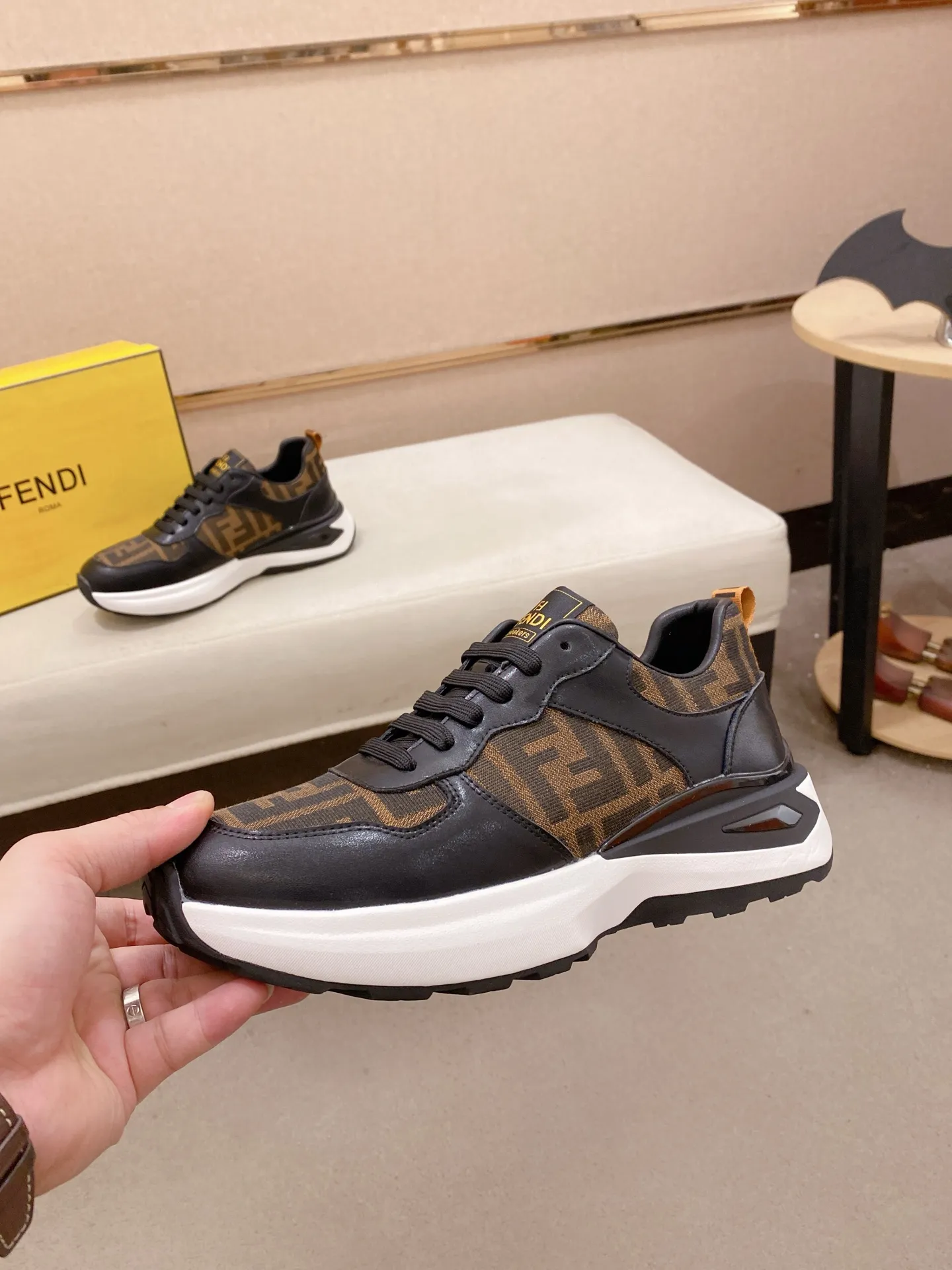 Men's shoes 💰 442💰 (FENDI) New style 👊🏻 upper 🇮🇹 imported cowhide fabric 🇩🇪 lining imported sheepskin lining. The original outsole is molded to reflect the identity of every man, and the upper foot is stable and elegant🚶🏻🚶🏻High-end customized original version📯No matter the wind or rain, the shoe last remains unchanged and can withstand the verification of time🔍️,🔵 Size: 38-44
